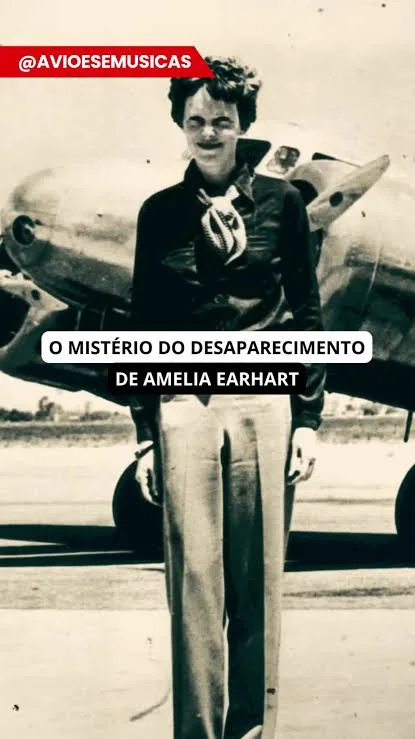 Amelia Earhart ao lado do seu avião.